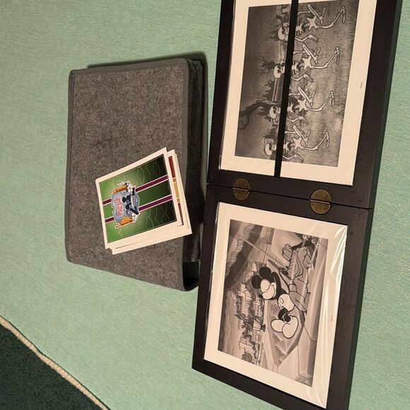 Disney Art D23 set of 4 8x10 prints in wood 12x10x2 brass & felt case frame - Picture 10 of 16